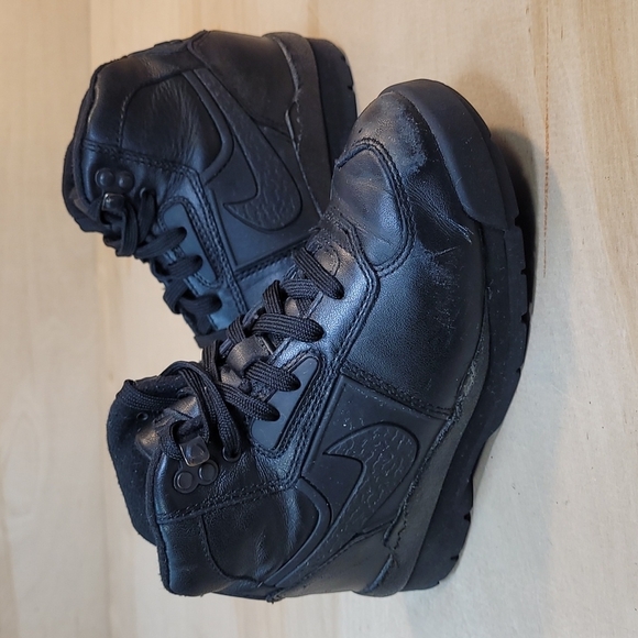 Nike Goadome Black Leather Kids Boots  314610-002 - Picture 8 of 11